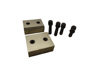 Ніж ( 30х24х11) з 2 отв. М5 (RC-22) комплект